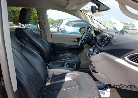 2020 Chrysler Pacifica Touring L из США, поврежденный, VIN 2C4RC1BG9LR284169